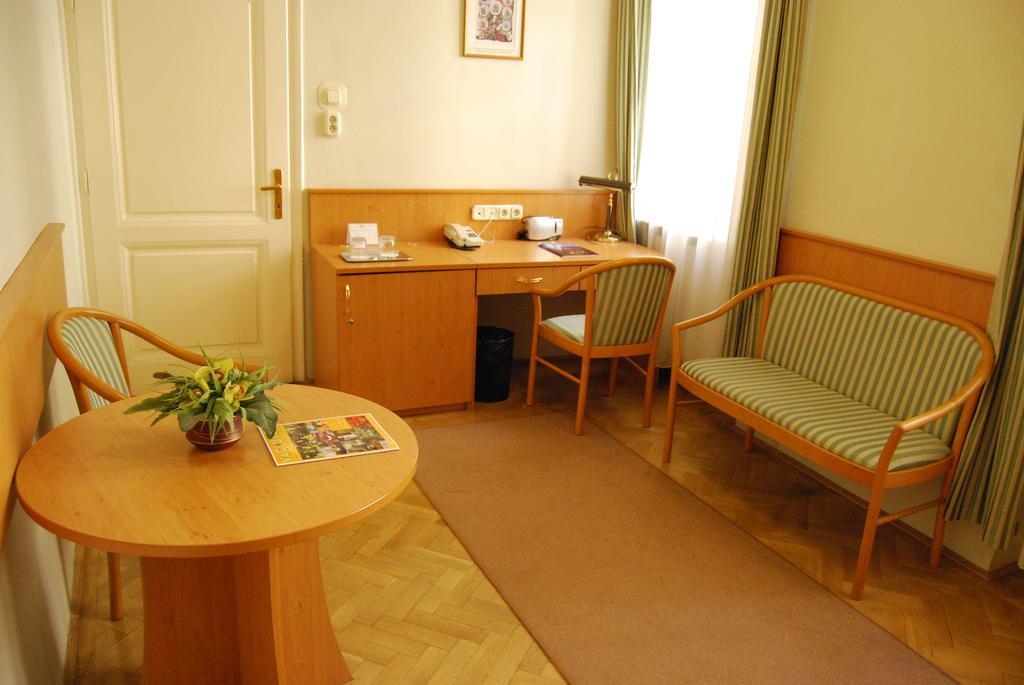 Peregrinus Hotel Szálloda