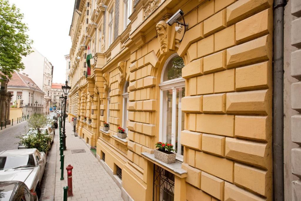 Peregrinus Hotel Szálloda 3*